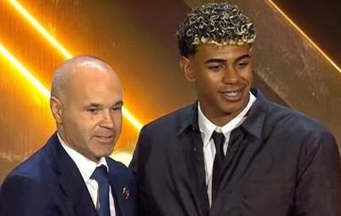 为什么棒球服的竖条纹设计在视觉上能让球员看起来更加高大威猛